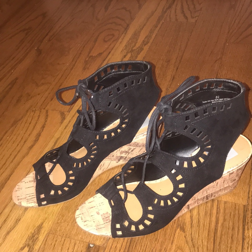 Black lace up sandals mini heel